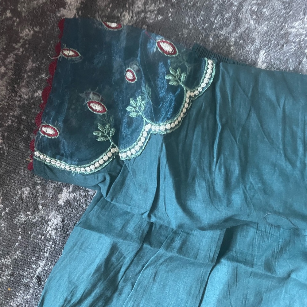 2 Pieces Pakistani Shalwar Kameez - image 6